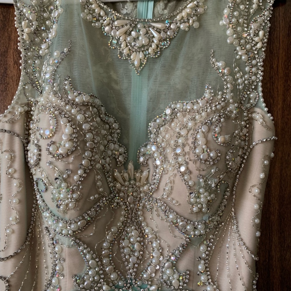 PROM DRESS - Picture 2 of 6